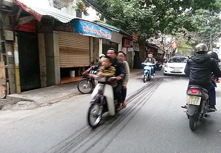 Lợi dụng cận Tết, bất chấp quy định giao thông?