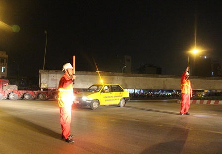 Cận cảnh “con nhện” khổng lồ lao dầm đường tàu điện trên cao ở Hà Nội