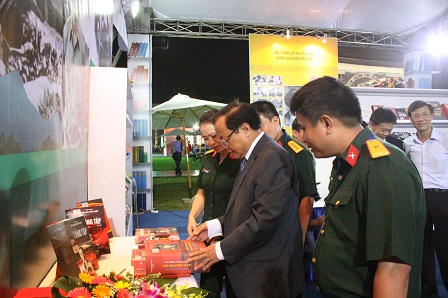 Khai mạc hội sách Kỉ niệm 60 năm ngày giải phóng Thủ đô