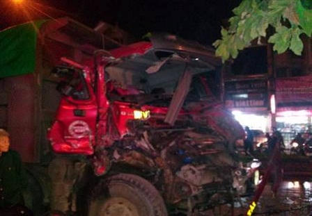 “Xe điên” làm sập nhà và một người chết