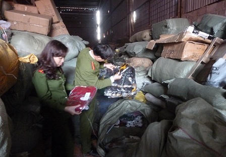 Phát hiện số lượng lớn hàng nhập lậu được tuồn về Hà Nội