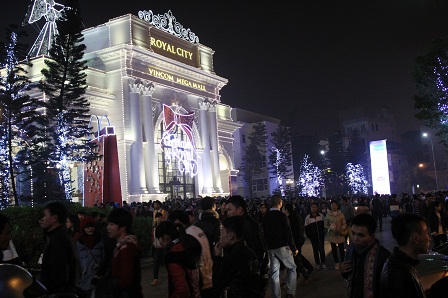 Không khí người dân Hà Nội đón Giáng sinh