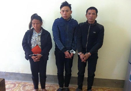 Bắt nóng ba đối tượng mang ma túy qua biên giới