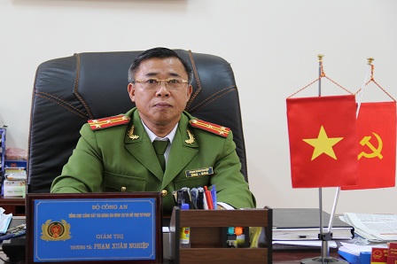 Những người đón mùa xuân sau song sắt