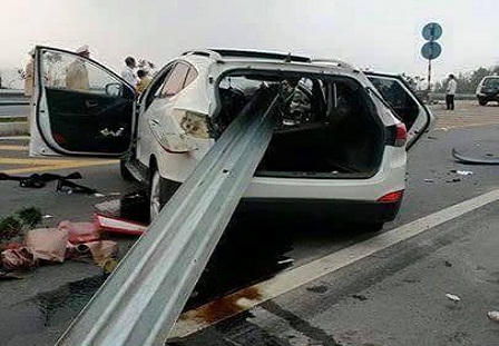 Ô tô đâm xuyên dải phân cách, một người tử vong