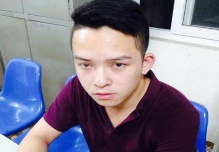 Phạm lỗi giao thông, "lộ" phóng viên dỏm 