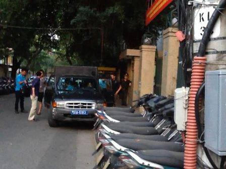 Dùng tuýp sắt đánh người chấn thương sọ não để... bênh bạn