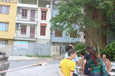 Một phụ nữ “rơi tự do” từ tầng 29 toà nhà Hemisco