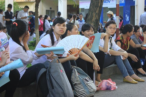 Trên một triệu thí sinh làm thủ tục dự thi THPT Quốc gia