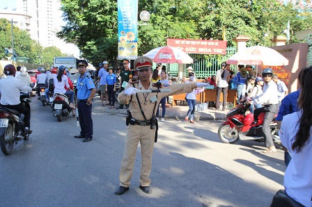 Trên một triệu thí sinh làm thủ tục dự thi THPT Quốc gia