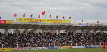 Cận cảnh “miếng đòn hiểm hóc” của các ông trâu