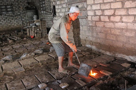 Ô nhiễm khói bụi “bủa vây” làng nghề Mỹ Đồng