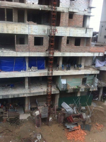 Rơi vận thăng nhà cao tầng tại Hà Nội, 2 người thiệt mạng