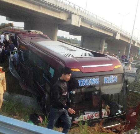 Hai người tử vong trên cao tốc Nội Bài- Lao Cai