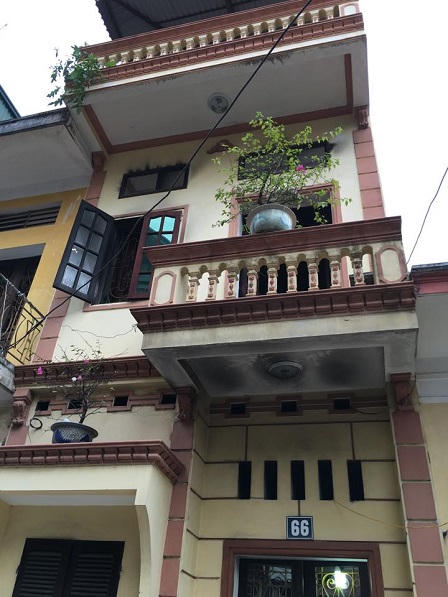 Hà Nội: Đôi vợ chồng chết trên vũng máu trong căn nhà bốc cháy