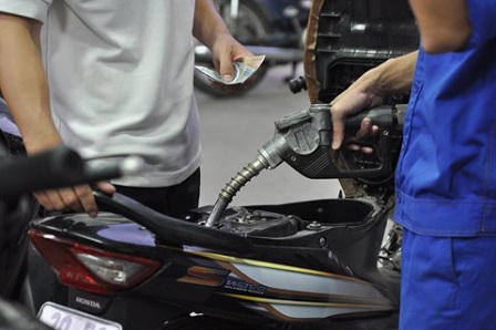 Những chiêu 'móc túi' người tiêu dùng của cây xăng gian