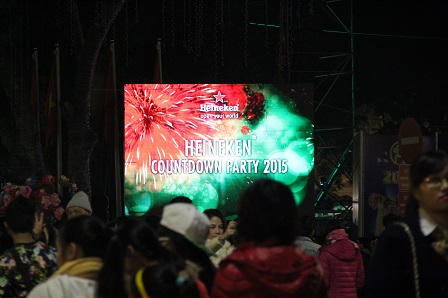 Phố phường Hà Nội lung linh đón Giao thừa