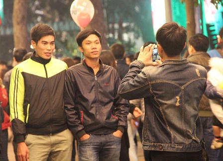 Phố phường Hà Nội lung linh đón Giao thừa