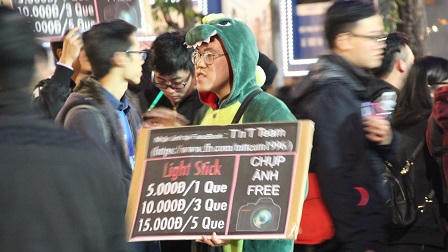 Phố phường Hà Nội lung linh đón Giao thừa