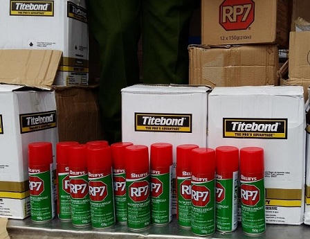 Bắt Phó Giám đốc công ty sản xuất keo dán giả