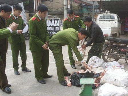 Hà Nội: Thu giữ hàng tạ xương trâu, bò đang phân hủy