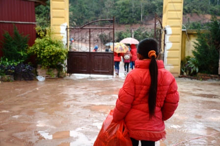 Nụ cười “toả nắng” của trẻ em nơi vùng sương tuyết