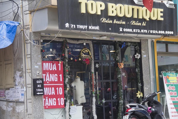 Ma trận hàng “Sale off” gây sốc ngày cận Tết