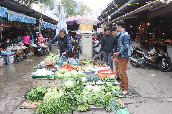 Bản tin tiêu dùng: Rau, cá bắt đầu ổn định giá trở lại sau Tết