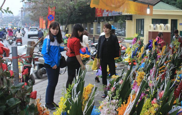 Thị trường hoa tươi sôi động trong ngày Quốc tế phụ nữ