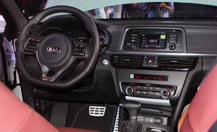 Đối thủ mới của Toyota Camry ra mắt có giá từ 915 triệu đồng