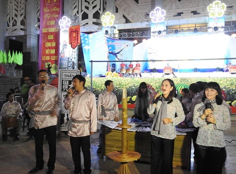 Nhiều nơi trên cả nước tưng bừng đón giao thừa