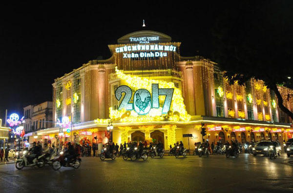 Nhiều nơi trên cả nước tưng bừng đón giao thừa