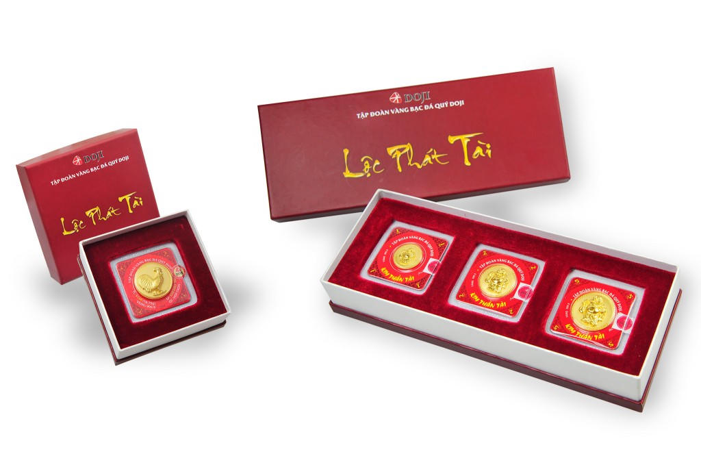 Người dân đổ xô đi mua vàng trong ngày Thần tài