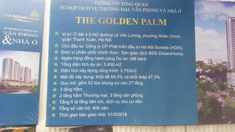 Hú hồn vì thanh sắt 'từ trên trời rơi xuống' giữa đường phố Hà Nội