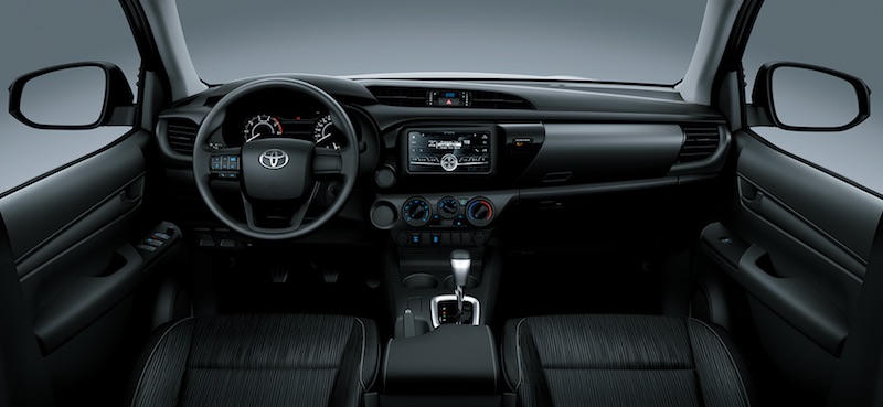 Toyota Việt Nam giới thiệu Hilux phiên bản cải tiến 2017