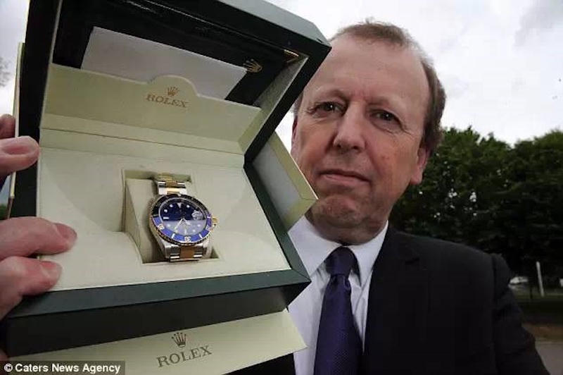 Ghé thăm gian hàng bán “tang vật” của cảnh sát Anh trên Ebay