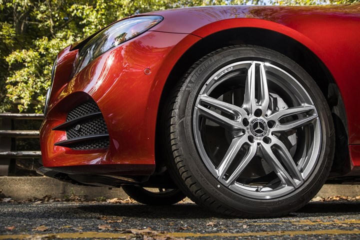 Mercedes E-Class Convertible 2018 chốt giá từ 1,5 tỷ đồng