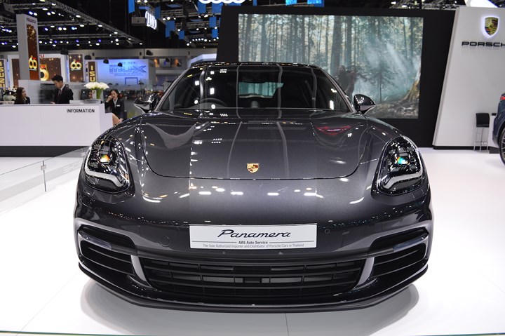 Cận cảnh Porsche Panamera 4 e-hybrid Sport Turismo giá hơn 6 tỷ