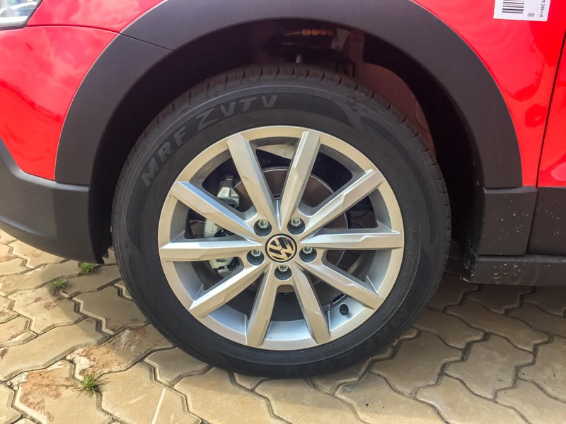 Volkswagen Cross Polo và Beelte Dune chính thức xuất hiện tại Việt Nam