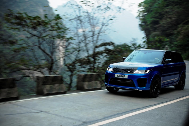 Range Rover Sport SVR xác lập kỷ lục trên cung đường núi Thiên Môn