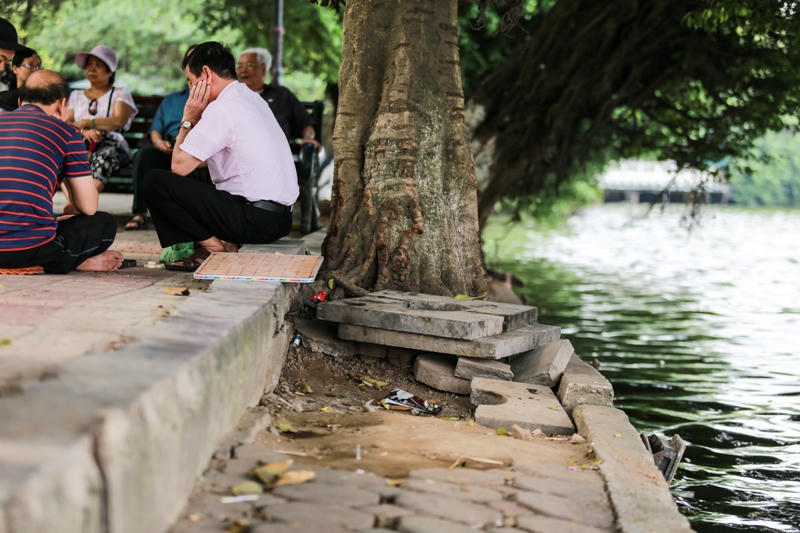 Vỉa hè Hồ Gươm trước ngày 'thay áo'