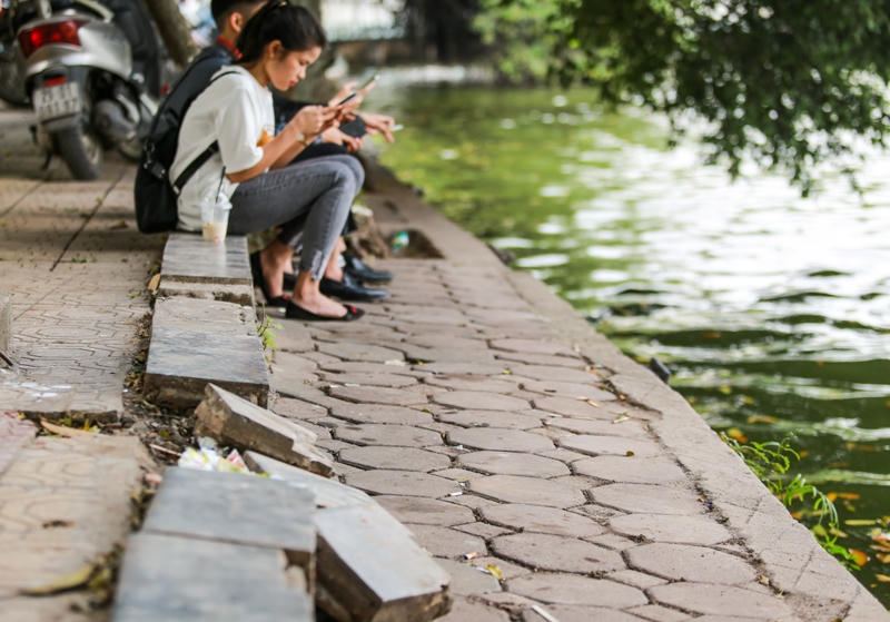 Vỉa hè Hồ Gươm trước ngày 'thay áo'