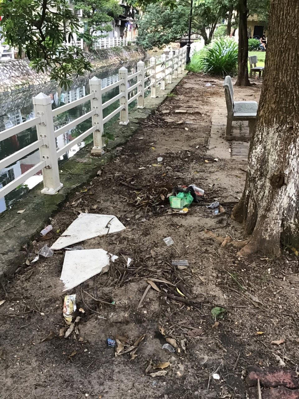 Ngỡ ngàng 'mương thối' hồ Trúc Bạch 'khoác áo' mới rực rỡ