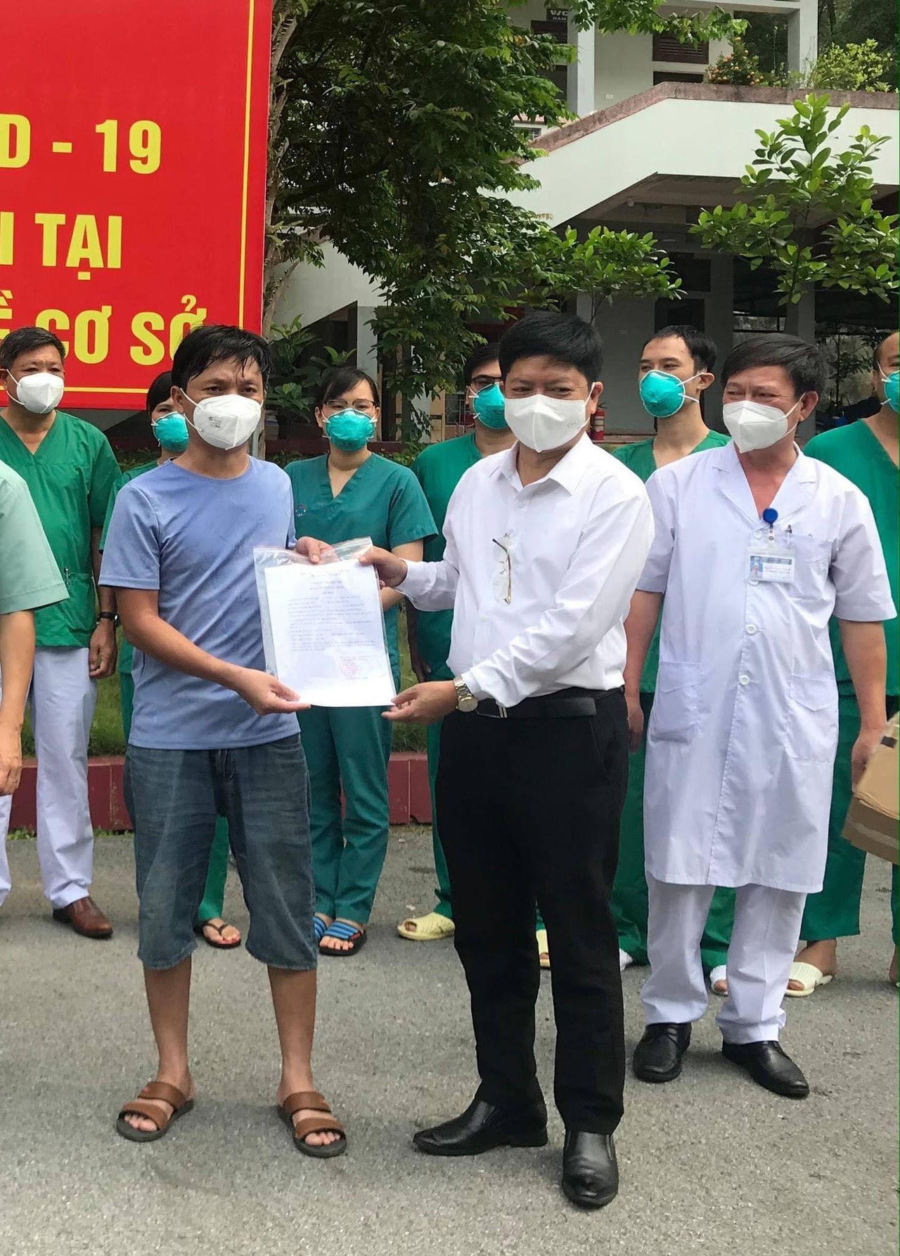 2 bệnh nhân COVID-19 nặng của Bắc Giang được xuất viện