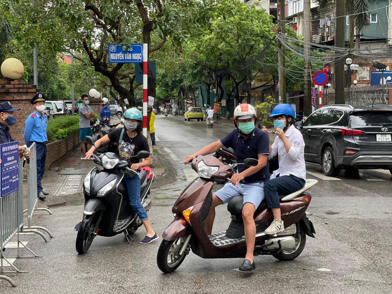 “Bình tĩnh tự tin thi tốt con nhé” 