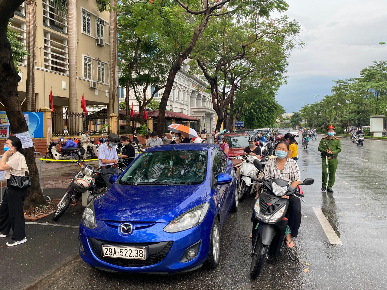 Kết thúc môn Toán, nhiều thí sinh tự tin được 8 điểm trở lên