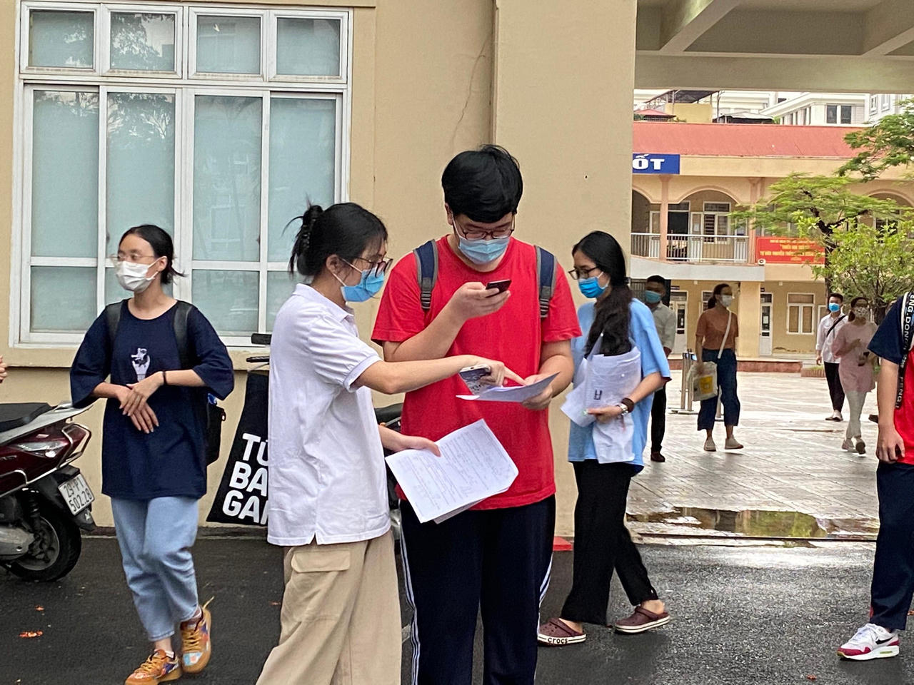 Kết thúc môn Toán, nhiều thí sinh tự tin được 8 điểm trở lên