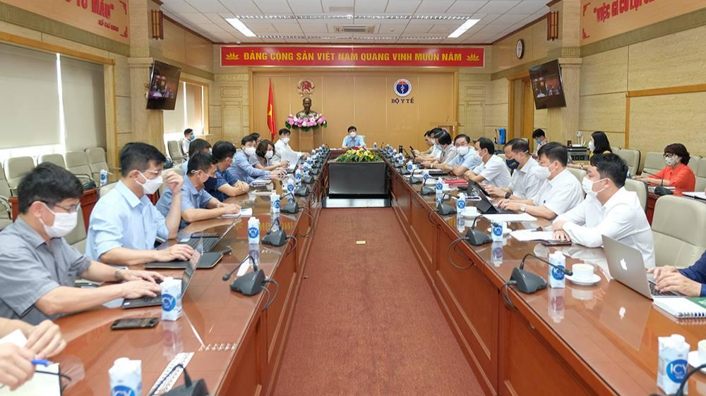 Cung cấp nhu yếu phẩm đến các hộ gia đình TP HCM đồng thời giám sát hàng ngày