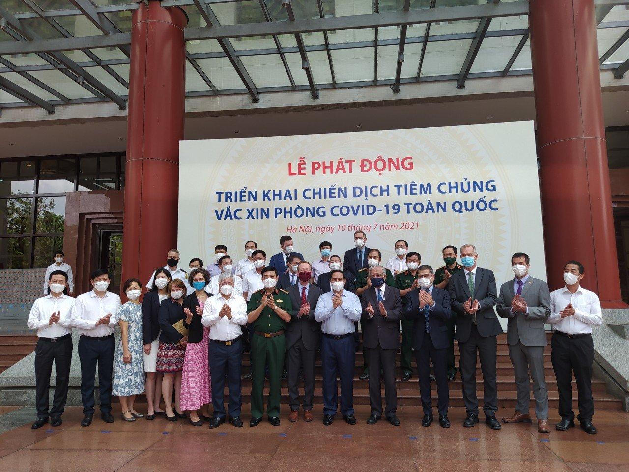 'Mục tiêu của chiến lược vắc xin là tiêm miễn phí hàng năm cho nhân dân để đạt miễn nhiễm cộng đồng'