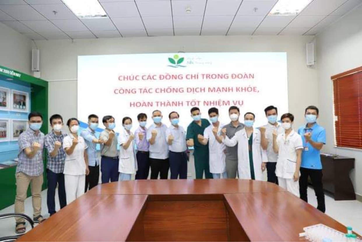 Gần 150 y bác sĩ tinh nhuệ ở Hà Nội tiếp sức TP HCM chống dịch COVID-19